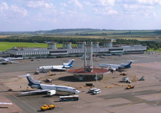 俄媒：圣彼得堡普尔科沃机场周围空域关闭至莫斯科时间13时20分
