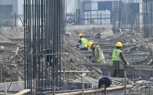 特味浓集团“新建年产6万吨调味品项目”施工现场。新华社记者孙凡越摄