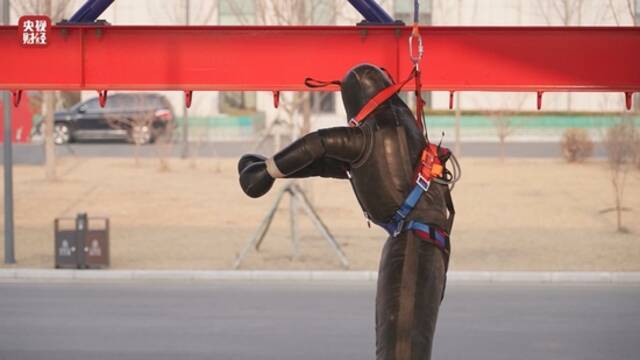 3·15晚会丨景区高空项目，安全带“不安全”？！“三点式安全带”或有脱落风险