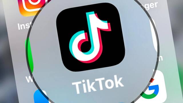 外媒：约30位TikTok博主在美国会前进行抗议，呼吁“保留TikTok”