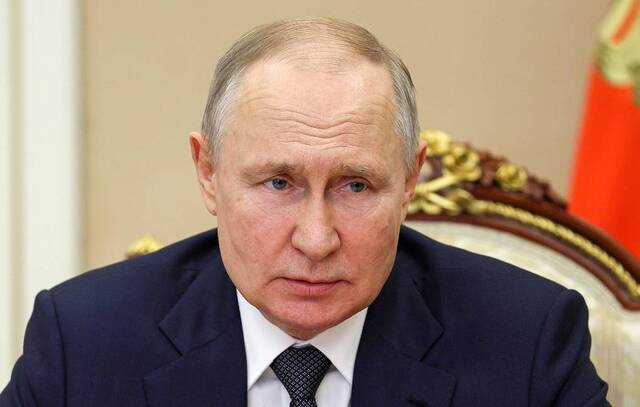 普京宣布俄将在白俄罗斯部署战术核武，美西方震惊！