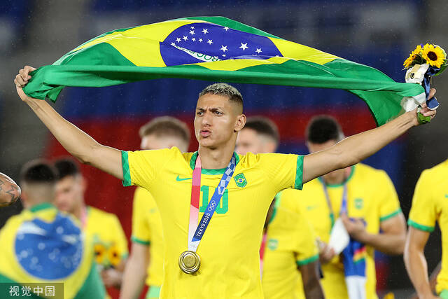 理查利森东京奥运会打进5球，帮助巴西队拿下金牌。