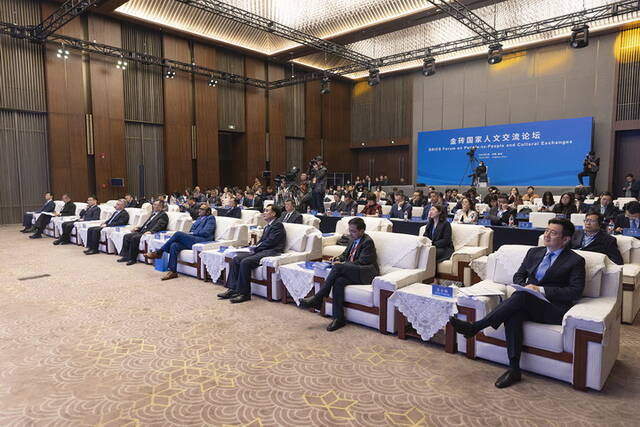 3月30日，金砖国家影像联盟与金砖国家媒体智库联盟启动仪式在江苏扬州举行。新华网发（段崴摄）