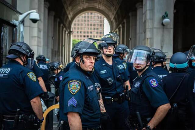 纽约警方准备好应对特朗普被法院传讯而可能引发的骚乱