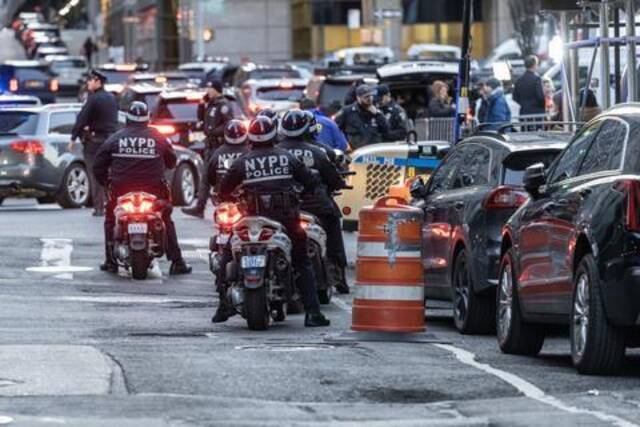 纽约警方加强戒备，以防动乱发生