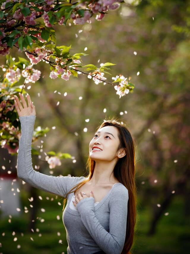 钀借嫳缂ょ悍锛屾ū鑺辩粴鐑傦紒