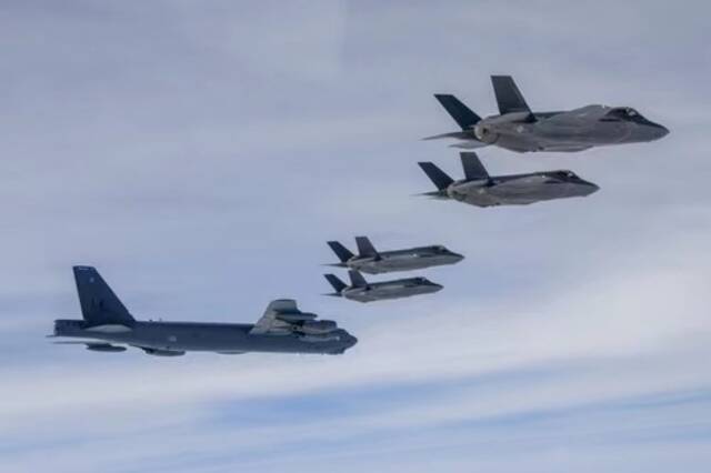 韩媒：美韩14日举行联合空中演习，美B-52H战略轰炸机参演