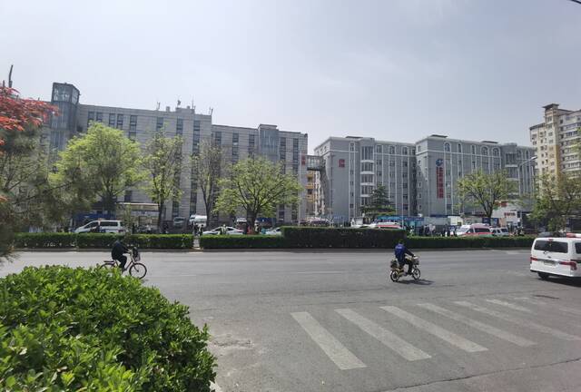 北京长峰医院全貌。（时代周报记者宋然摄）