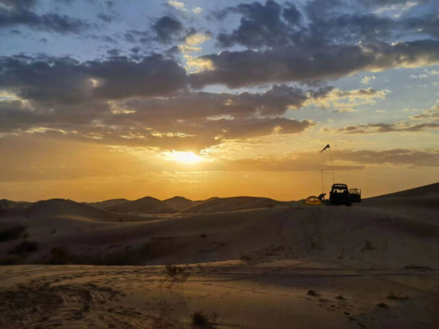 16岁少年沙漠探险身亡：一次夺命的“留学加分”旅行