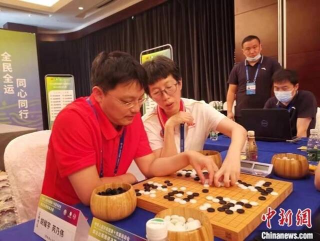 棋手战鹰 “抽象”的“直播奇才”