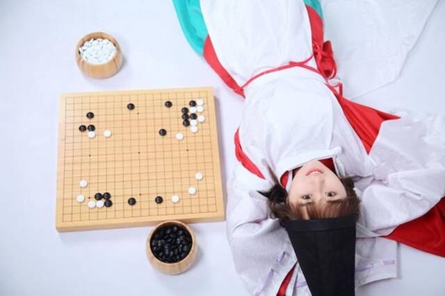 棋手战鹰 “抽象”的“直播奇才”