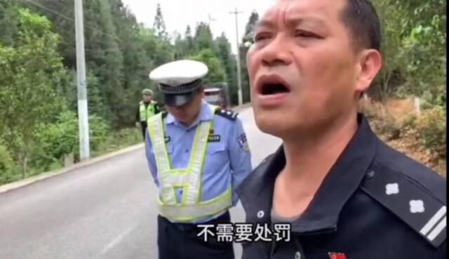 网友自驾游携带大量生活用品因人货混装被查 交警：已对其批评教育未处罚