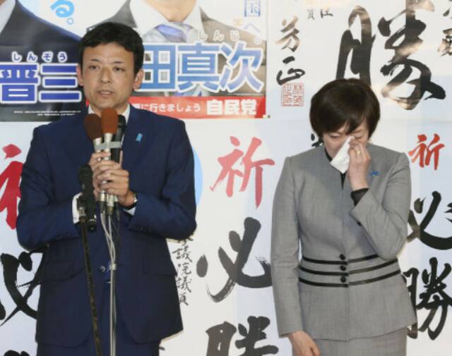 吉田真次和安倍夫人昭惠（社交媒体截图）