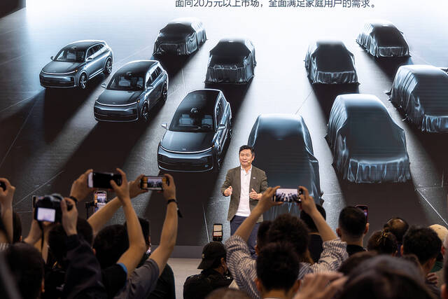 2023年4月19日，上海车展，理想汽车总工程师、联合创始人马东辉发布“双能战略”。