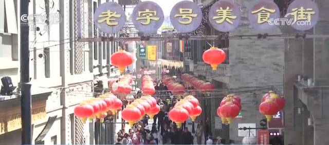 北京重点景区迎来客流高峰 加大警力投入筑牢假期安全防线