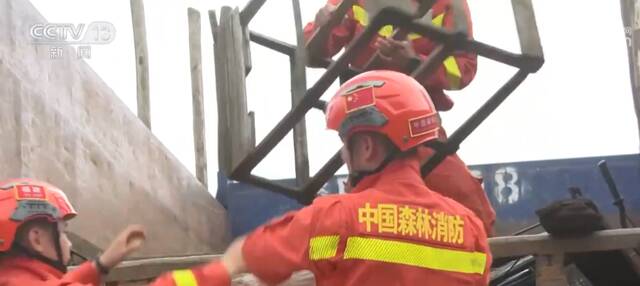 南方多地强降雨  福建光泽：抓紧清淤排涝 恢复生产生活