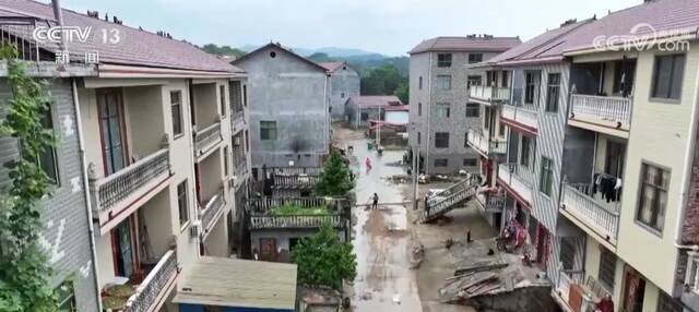 南方多地强降雨  江西新干：降雨停歇洪水退去 清淤消杀展开