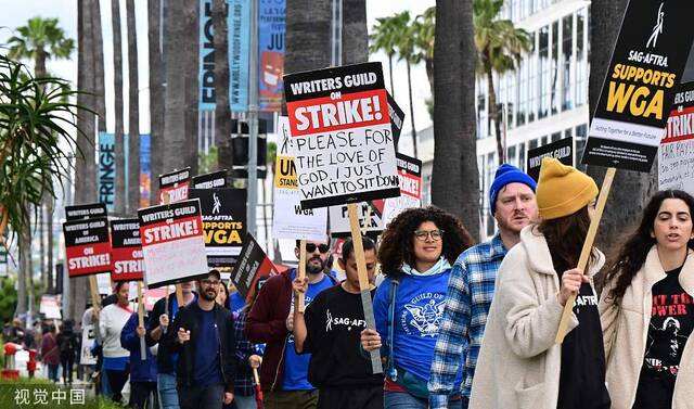 美媒：好莱坞编剧罢工短期内不会结束，造成经济损失已超100亿美元