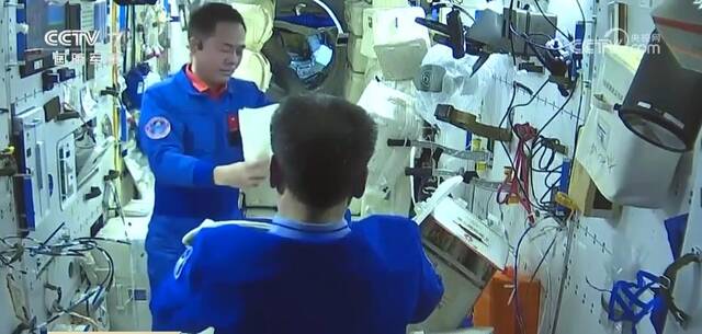 中国星辰  空间站组合体状态良好 航天员完成手控遥操作演练