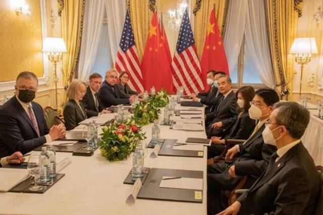 王毅同美国总统国家安全事务助理沙利文举行会晤。图片来源：外交部网站