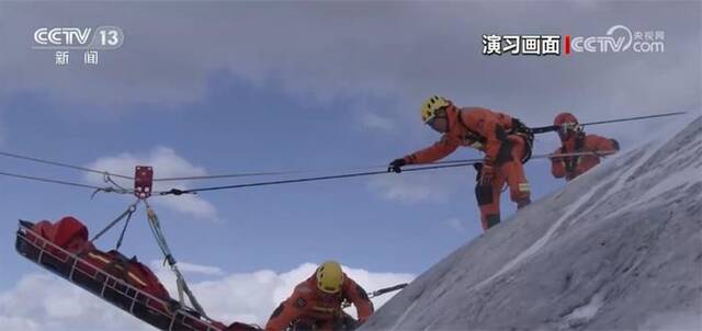 雪山救援、高海拔索道救援等挑战极限 各支救援力量大展身手