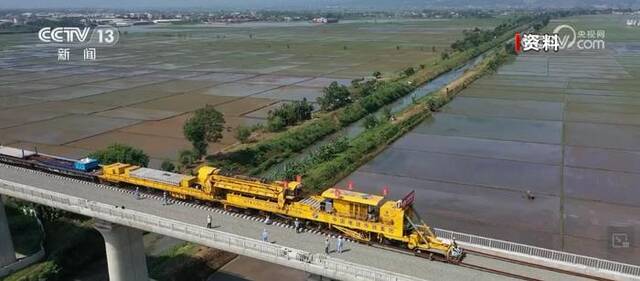 中国标准为印尼发展注入新动力 雅万高铁已吸收当地5.1万人就业