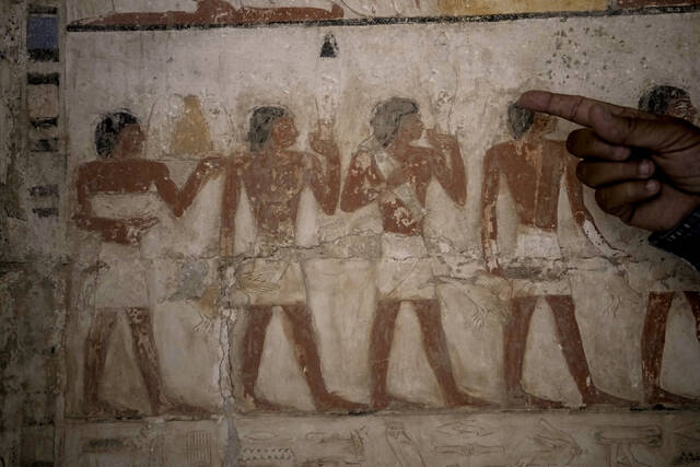 埃及揭开了最近在萨卡拉墓地发现的古代作坊和坟墓