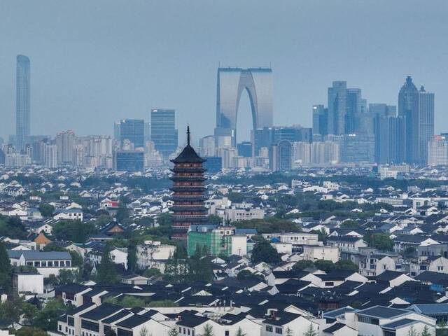 这是2023年4月10日拍摄的苏州城区（无人机照片）。新华社记者李博摄