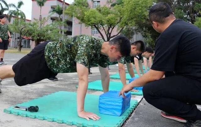 台媒：台军中校跳绳测试休克倒地，抢救5天后宣告死亡