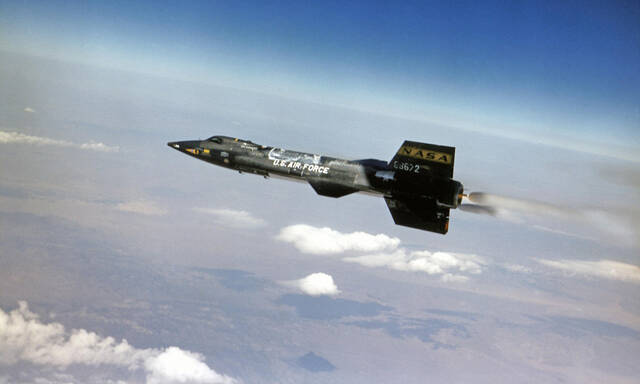 太空中的这一天：1959年6月8日美国宇航局的火箭动力X-15实验飞机进行首次滑翔飞行