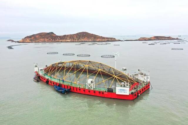 这是位于福建省连江县定海湾的“振渔1号”深远海养殖平台。新华社记者姜克红摄