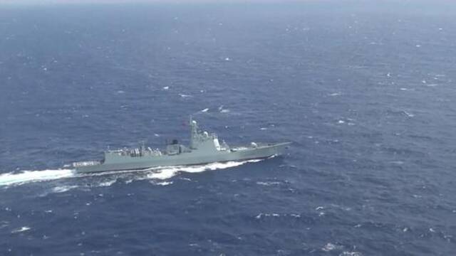 4月，东部战区海军舰艇持续位台岛周边海域开展实战化训练。图源：视觉中国