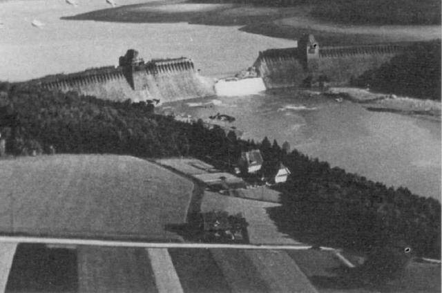被炸毁的德国鲁尔工业区的水坝。