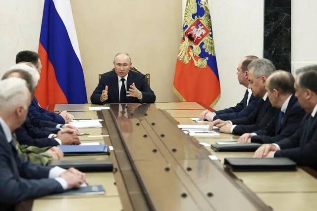 6月26日，俄罗斯总统普京在莫斯科克里姆林宫主持与俄罗斯执法机构负责人的会议。图/视觉中国