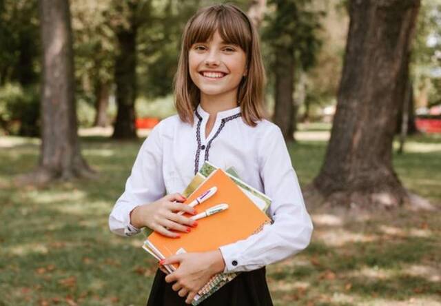 女生必须穿裙装校服上学？美最高法院驳回学校上诉