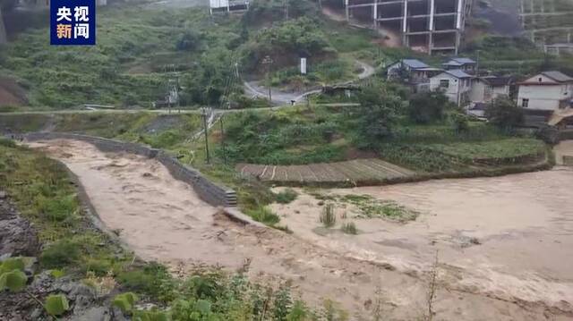 湖南湘西遭遇特大暴雨 多地出现大规模城镇内涝