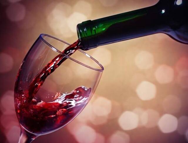 报告：全球10个“喝酒最多国家”，9个在欧洲