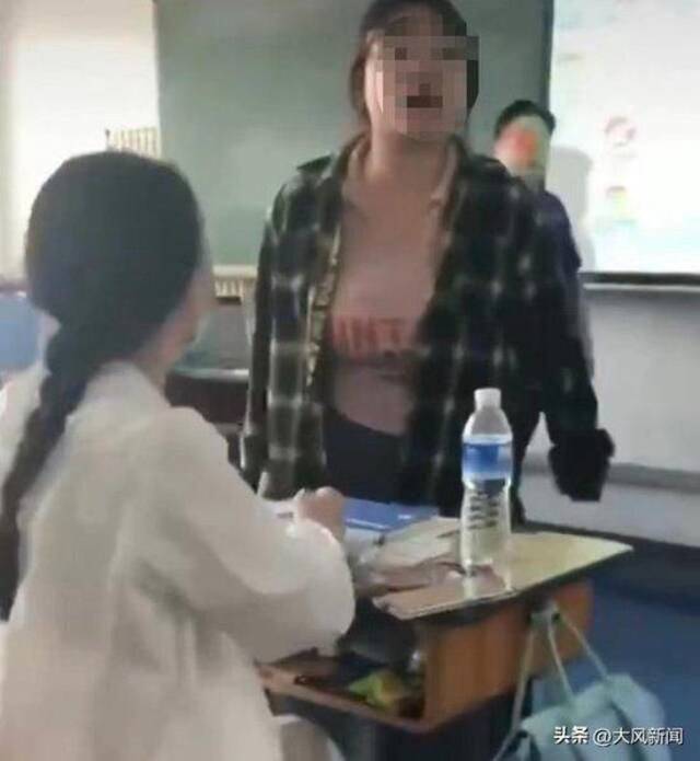 男生仗义执言遭多名女生围堵被学校劝退？学生晒出退学申请书，校方：还没处理结果，以官方公告为准