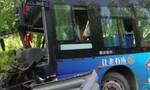 山西一公交车发生交通事故致4死13伤，官方：3名学生遇难