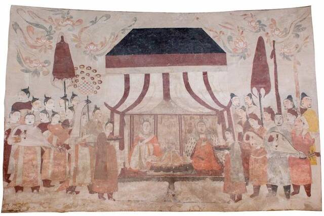 这是徐显秀墓墓室北壁墓主夫妇宴饮图（资料照片）。新华社发，太原北齐壁画博物馆供图