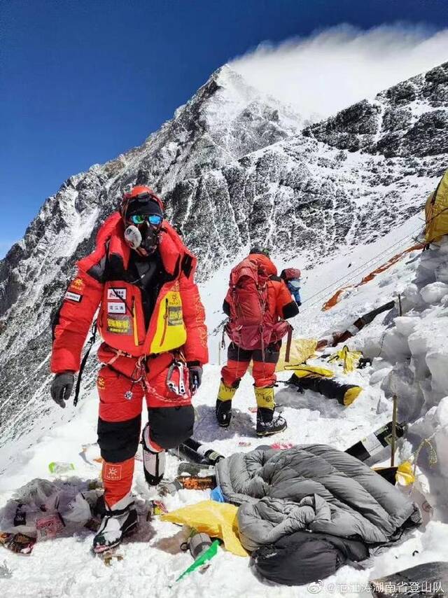 ▲范江涛登山照图据范江涛微博