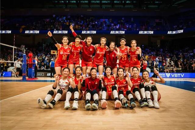 3-1！中国女排战胜巴西女排晋级世联赛四强，半决赛迎战波兰