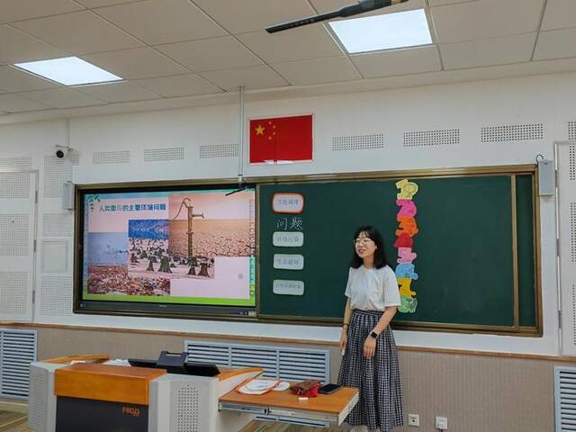 大连市甘井子区春田小学“节能减排绿色环保”主题班会。新华社记者张博群摄