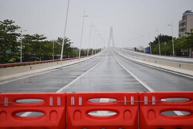 湛江海湾大桥已经关闭。新华社记者邓华摄