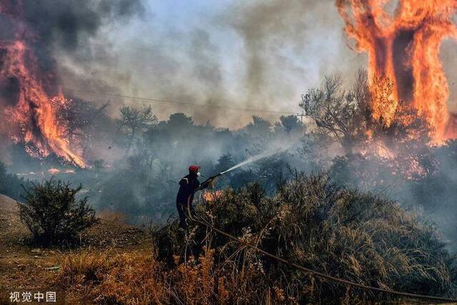 英媒：山火肆虐欧洲，克罗地亚、法国等国消防能力受考验