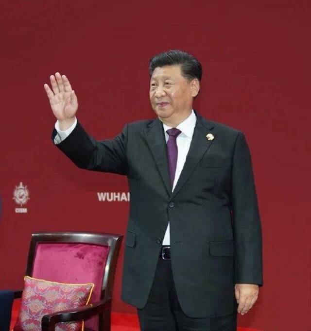 跟着总书记看中国  人民领袖“一直牵挂”，英雄的人民感恩奋发