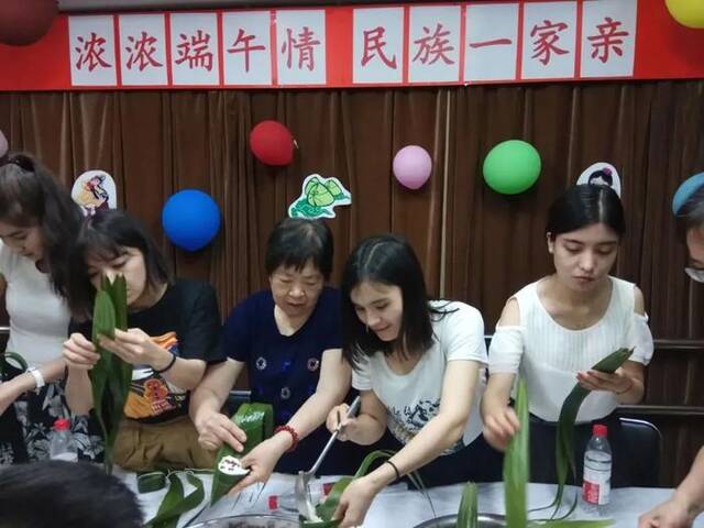 祝贺！东华获评上海市民族团结进步教育基地
