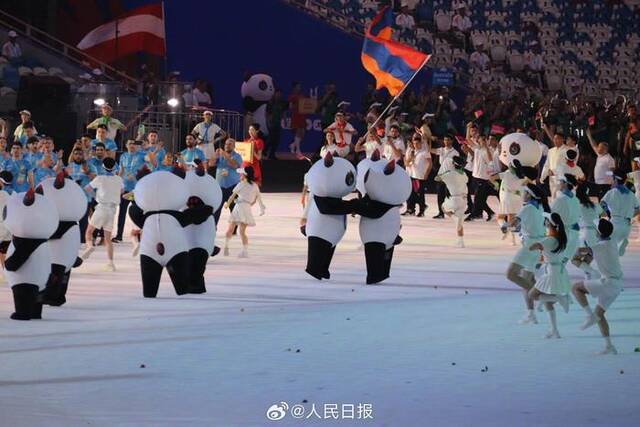 社牛熊猫、跳舞熊猫！这场开幕式的国宝含量太高了
