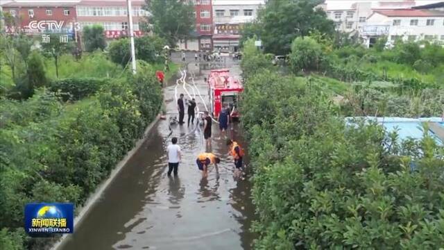 京津冀等地遭遇强降雨 中央气象台发布暴雨红色预警