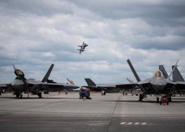 美媒：为未来与中国争制空权，美军时隔19年重启战机竞赛